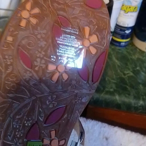 Sandals - Picture 2 of 3